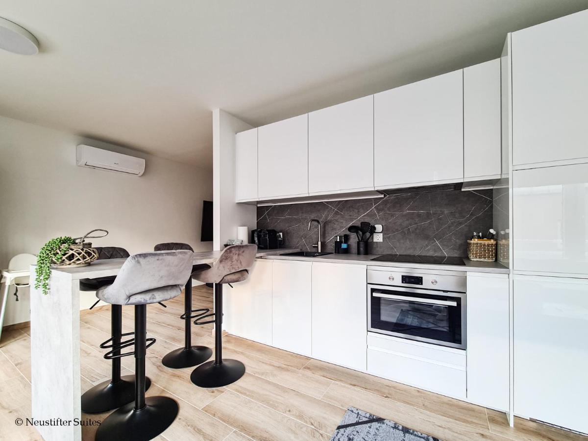 St Antoni Suite2 Stilvolle Ferienwohnung Mit Parkplatz In 아이젠슈타트 외부 사진
