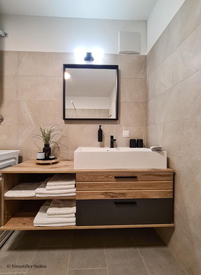 St Antoni Suite2 Stilvolle Ferienwohnung Mit Parkplatz In 아이젠슈타트 외부 사진